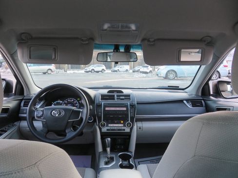 Used 2012 Toyota Camry LE image 13