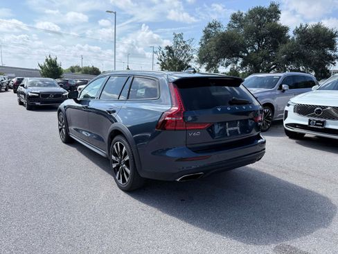 Used 2020 Volvo V60 T5 Cross Country AWD/4WD image 4