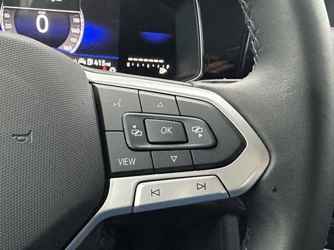 Certified 2025 Volkswagen Jetta SE image 39