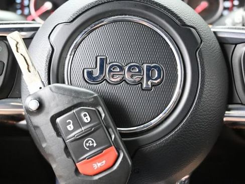 Used 2021 Jeep Wrangler Unlimited Rubicon w/ Xtreme Recon 35" Tire Package AWD/4WD image 51