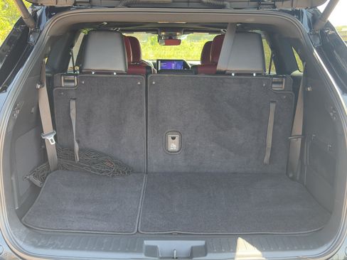 Used 2024 Toyota Highlander XSE FWD image 32