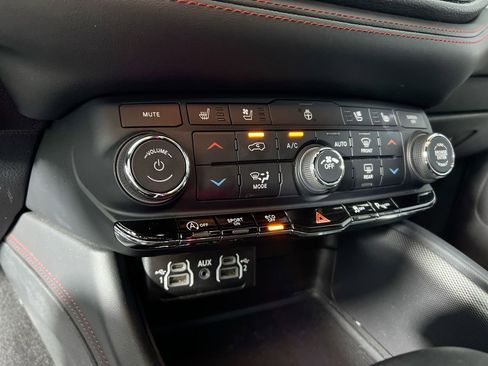 Used 2024 Dodge Durango GT image 24