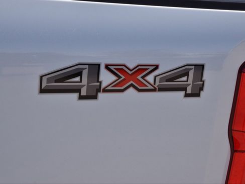 Used 2024 Ford F250 XLT w/ FX4 Off-Road Package image 13