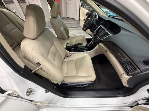 Used 2016 Honda Accord Touring image 46