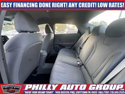 Used 2021 Hyundai Elantra SE FWD image 19