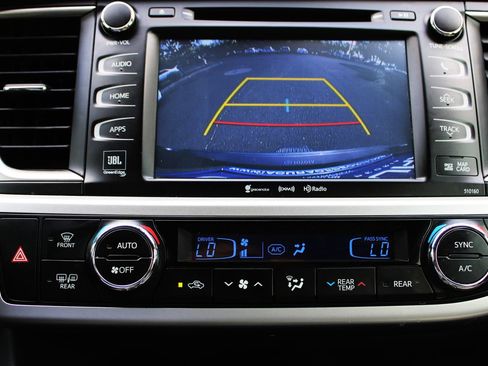 Used 2016 Toyota Highlander Limited w/ Driver Technology Package image 25