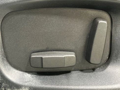 Used 2018 Jaguar F-PACE Premium image 21