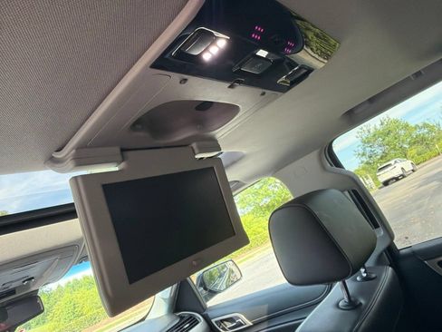 Used 2018 GMC Yukon Denali w/ Open Road Package AWD/4WD image 11