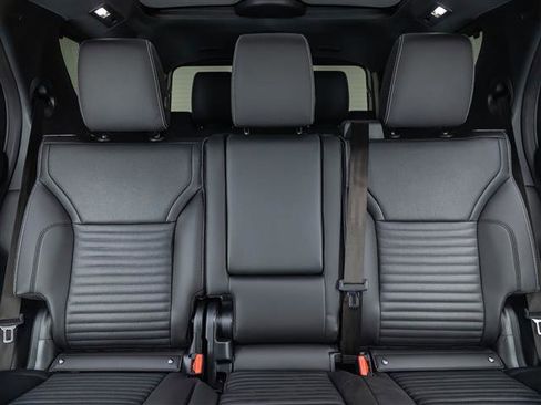 New 2026 Land Rover Discovery Limited Edition AWD/4WD image 18