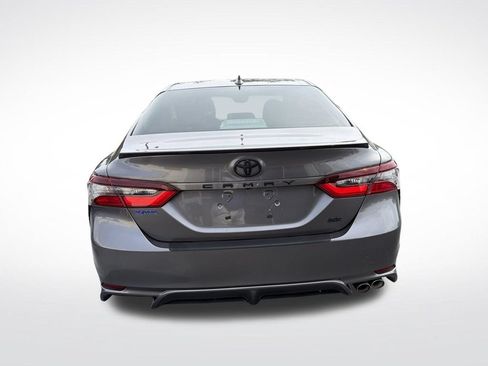 Used 2022 Toyota Camry SE FWD image 7
