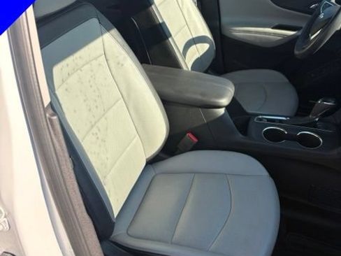 Used 2018 Chevrolet Equinox Premier FWD image 32