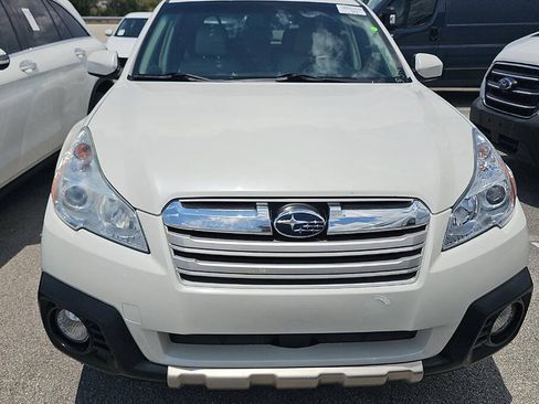Used 2014 Subaru Outback 3.6R Limited AWD/4WD image 2