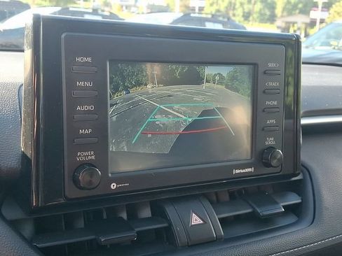 Used 2021 Toyota RAV4 LE FWD image 18