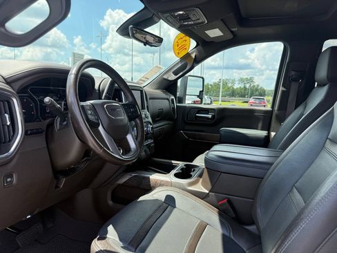 Used 2023 GMC Sierra 2500 Denali w/ Denali Ultimate Package AWD/4WD image 4