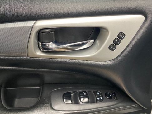 Used 2019 Nissan Pathfinder SL AWD/4WD image 21