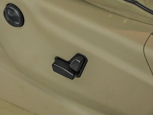 Used 2019 Jeep Grand Cherokee Overland AWD/4WD image 21