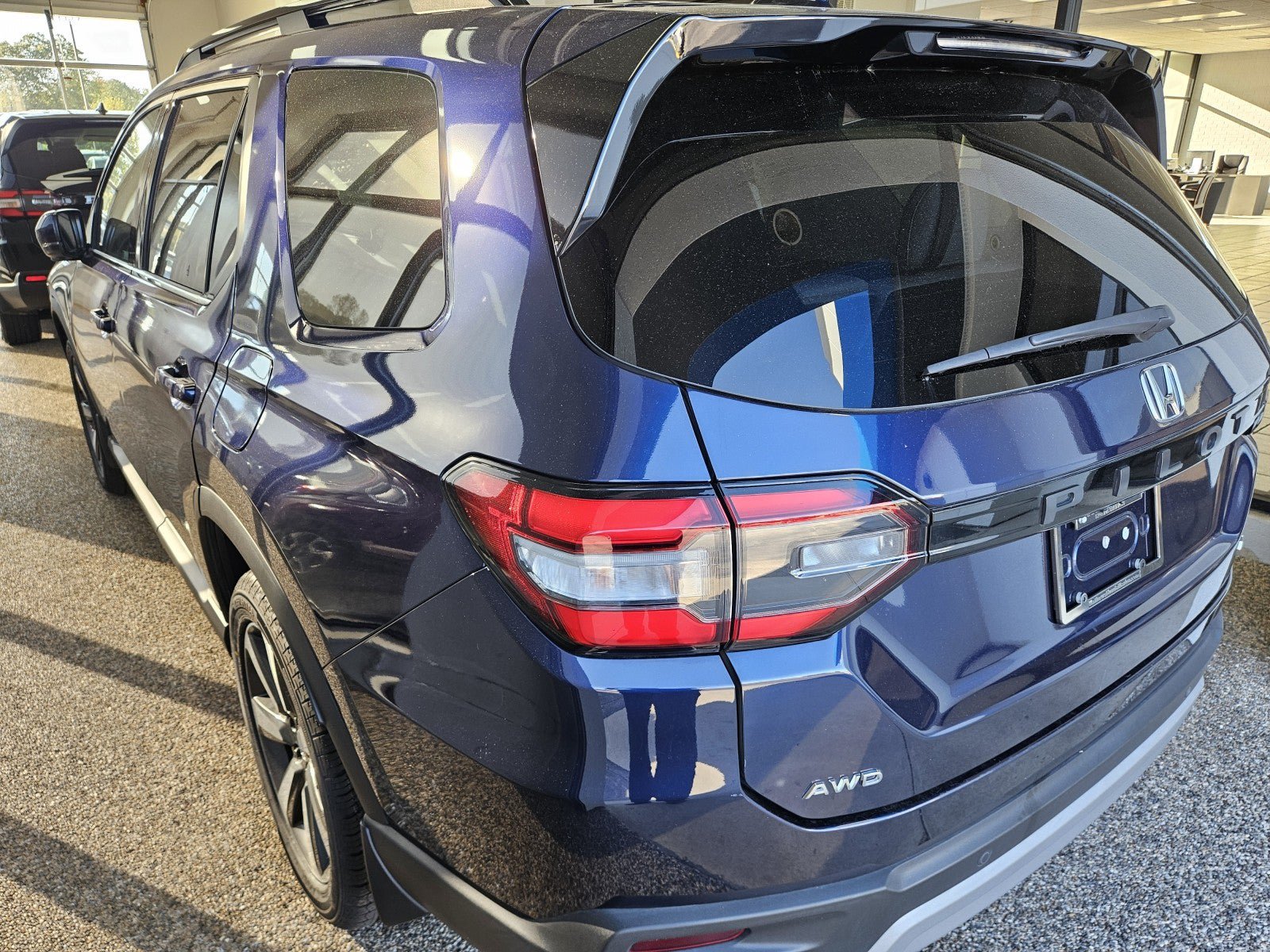 Used 2024 Honda Pilot Elite image 4