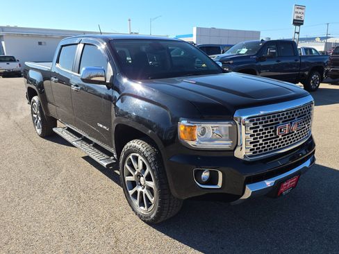 Used 2019 GMC Canyon Denali image 2