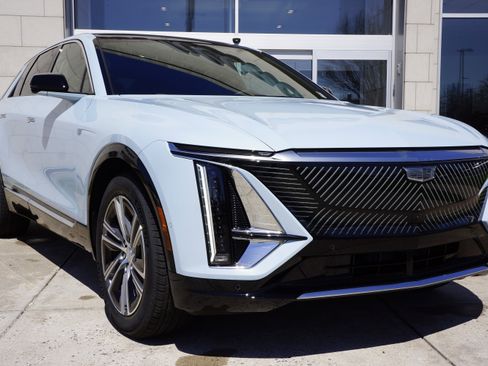 New 2026 Cadillac Lyriq Premium Sport image 2