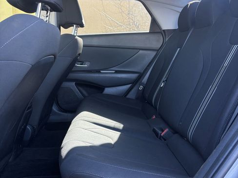 Used 2021 Hyundai Elantra SEL w/ Convenience Package image 16