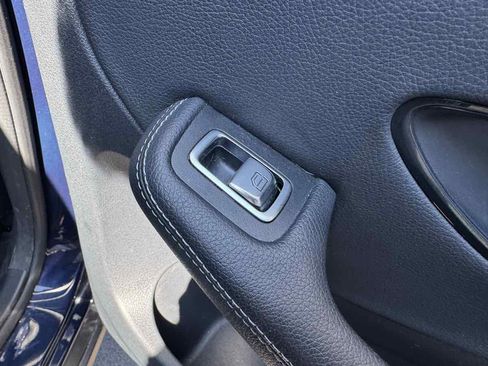 Used 2019 Mercedes-Benz GLC 300 4MATIC w/ AMG Line image 38