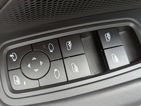 Used 2024 Porsche Taycan GTS w/ Premium Package image 18