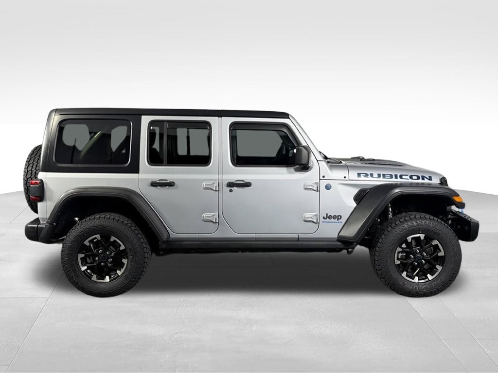 Used 2024 Jeep Wrangler Unlimited Rubicon 4xe w/ Capability Package AWD/4WD image 4