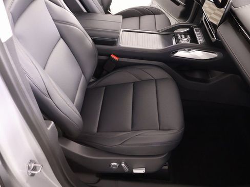 New 2026 Lincoln Nautilus Premier AWD/4WD image 13