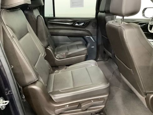 Used 2022 GMC Yukon XL Denali w/ Denali Premium Package AWD/4WD image 34