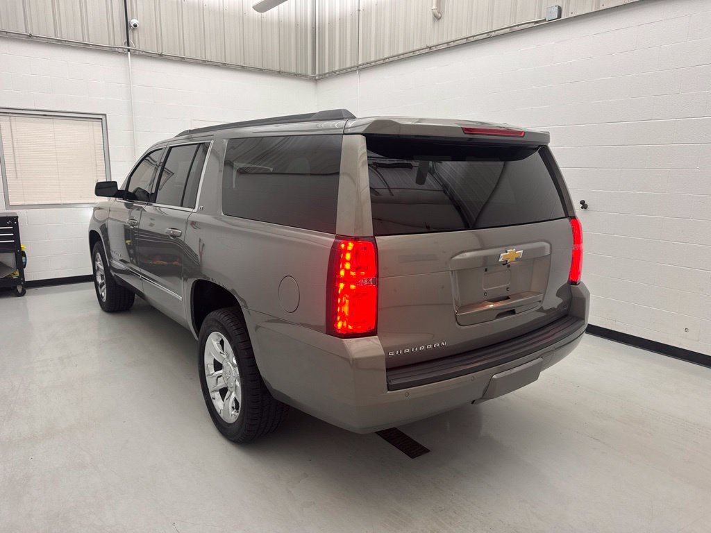 Used 2019 Chevrolet Suburban LT w/ LT Signature Package AWD/4WD image 4