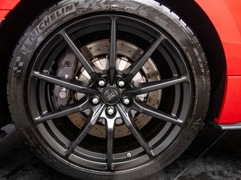 Used 2016 Ford Mustang Shelby GT350 w/ Technology Package image 30