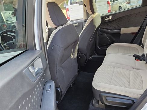 Used 2020 Ford Escape SE image 6