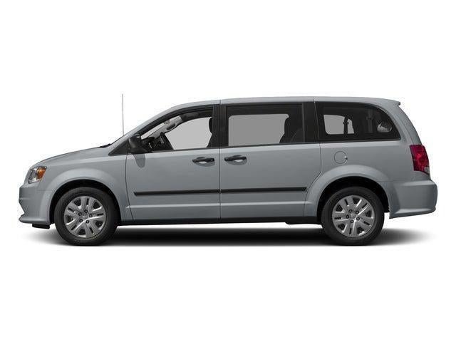 Used 2017 Dodge Grand Caravan SXT w/ Rear Park Assist Package FWD image 2