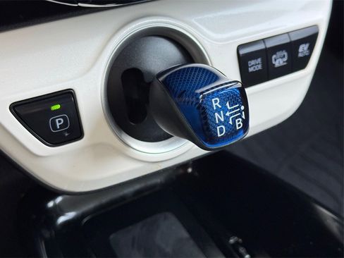 Certified 2017 Toyota Prius Prime Advanced image 23