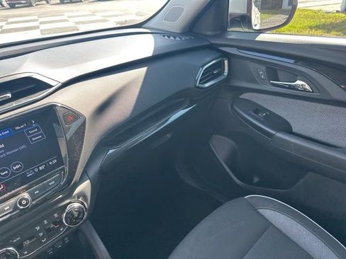 Used 2023 Chevrolet TrailBlazer LT w/ Convenience Package FWD image 14