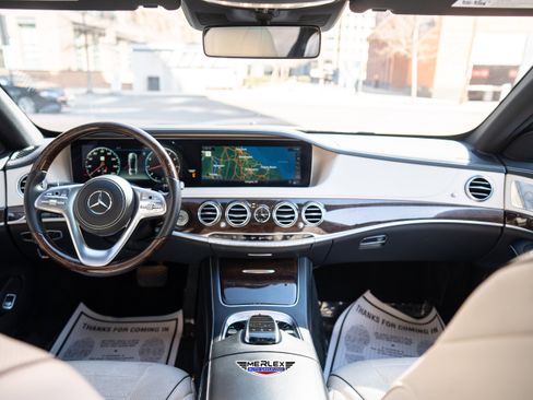 Used 2019 Mercedes-Benz S 560 Sedan w/ Premium Package image 14