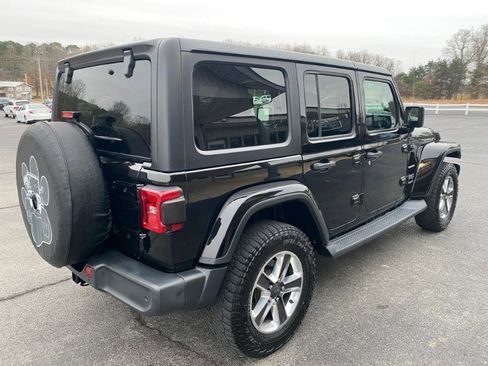 Used 2018 Jeep Wrangler Unlimited Sahara AWD/4WD image 6