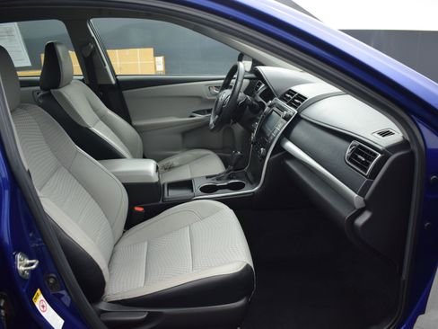 Used 2015 Toyota Camry SE image 10