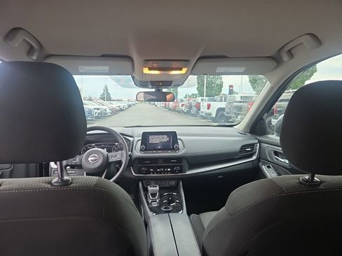 Used 2024 Nissan Rogue SV AWD/4WD image 16