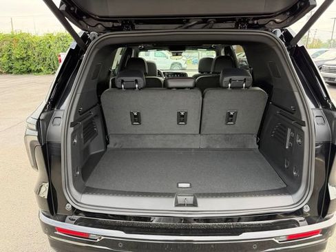 New 2026 Chevrolet Traverse RS w/ LPO, Floor Liner Package AWD/4WD image 8