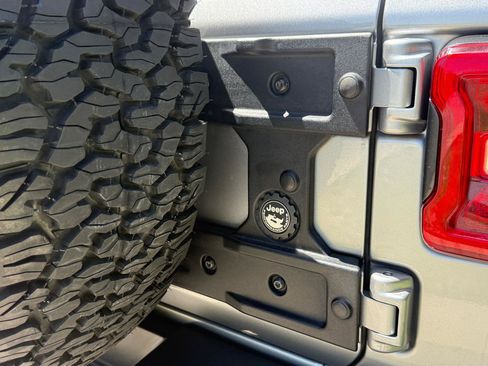 Used 2021 Jeep Wrangler Unlimited Rubicon AWD/4WD image 41