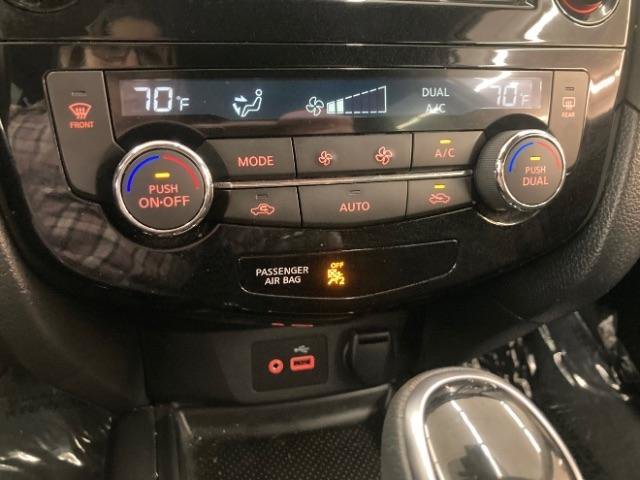 Used 2020 Nissan Rogue SV AWD/4WD image 17