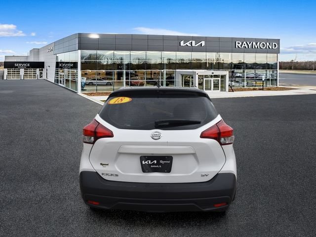 Used 2018 Nissan Kicks SV FWD image 4