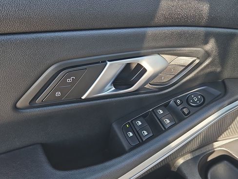 Used 2025 BMW 330i 330i image 12