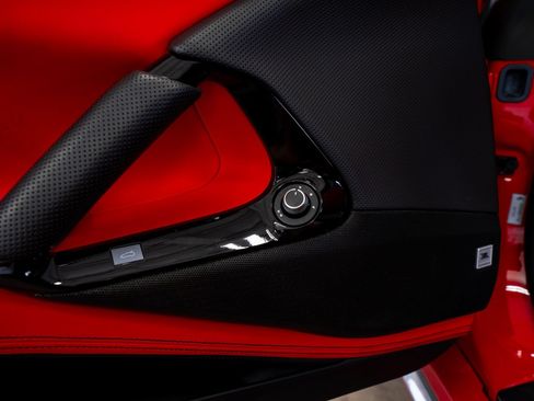 Used 2020 Ferrari 812 Superfast RWD image 76