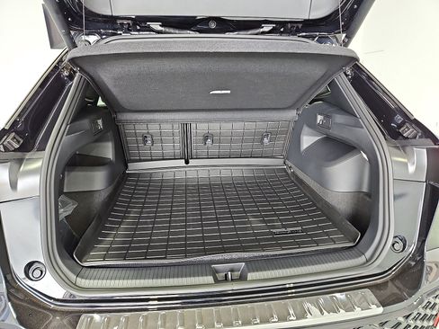 New 2026 Volkswagen Tiguan SEL R-Line AWD/4WD image 13