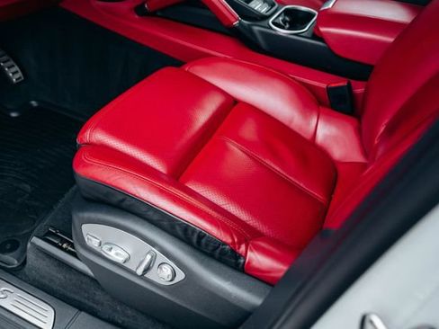 Used 2016 Porsche Cayenne S AWD/4WD image 54