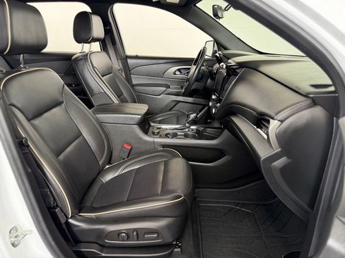 Used 2023 Chevrolet Traverse Premier AWD/4WD image 40