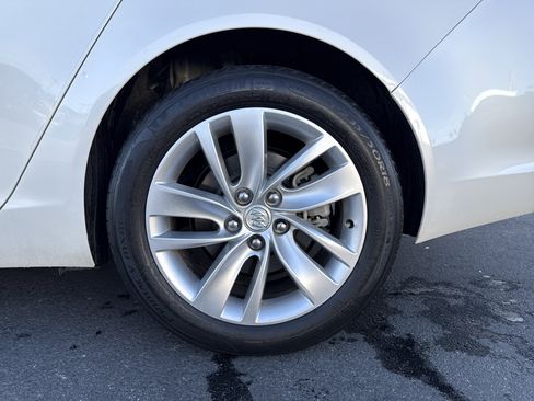 Used 2014 Buick Regal Premium image 4