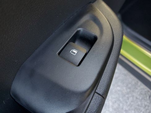 Used 2024 Hyundai Venue SEL image 14